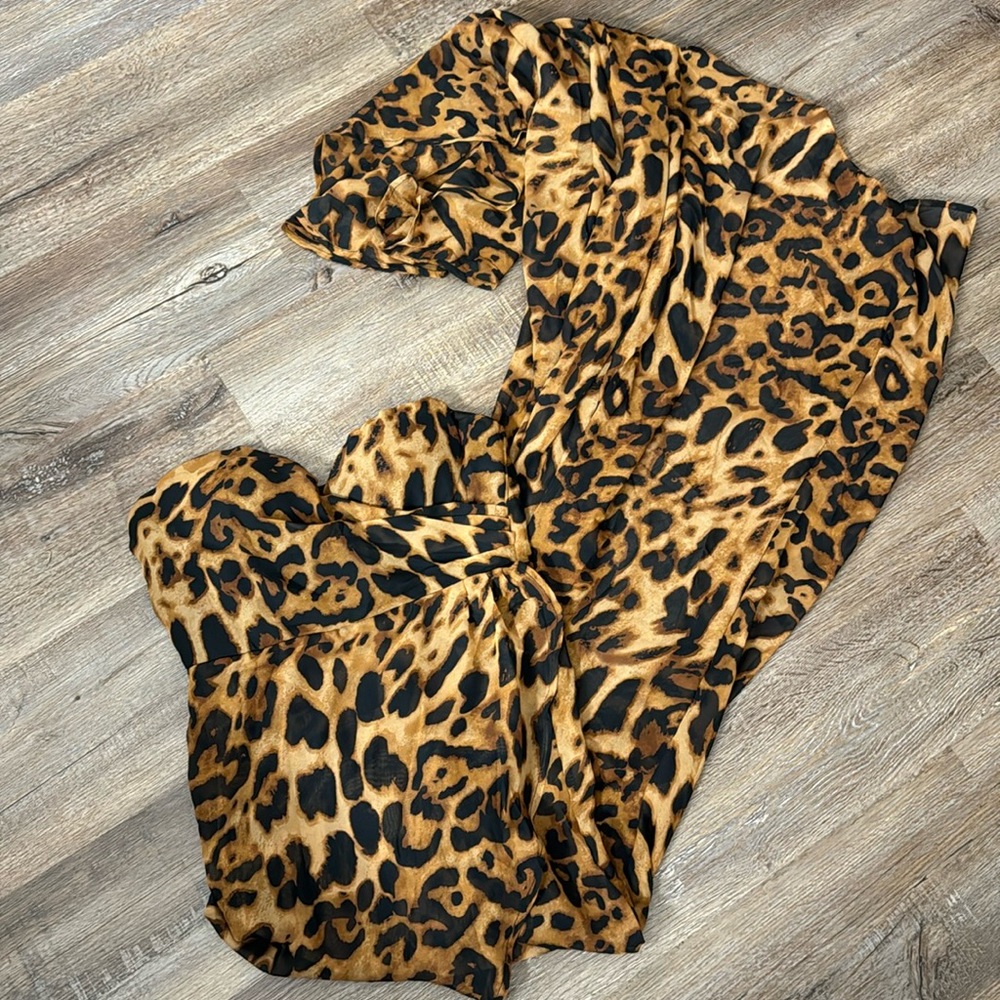 NWT Bella Barnett Strapless Leopard Dress